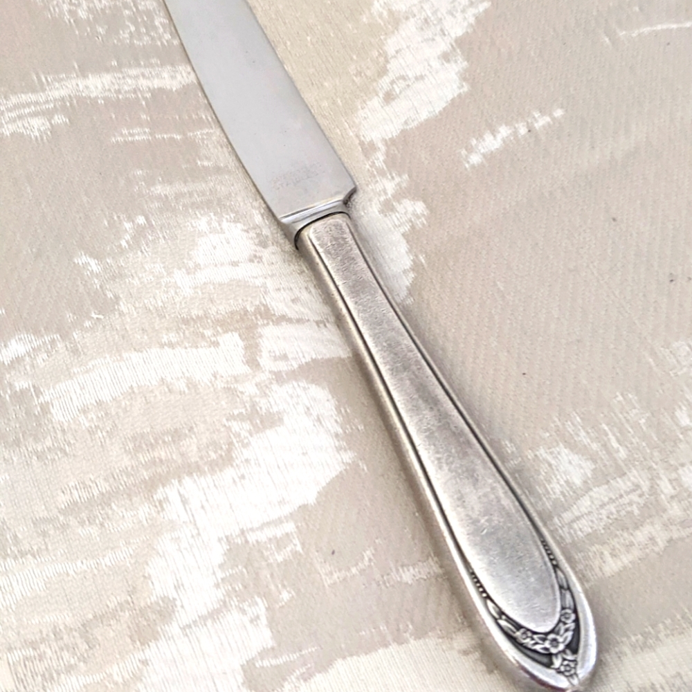 ANTIQUE 1847 ROGERS BROS VINTAGE SILVER PLATE DINNER KNIFE - Picture 5 of 8